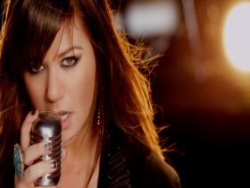 Kelly Clarkson Stronger (What Doesn't Kill You) (M)